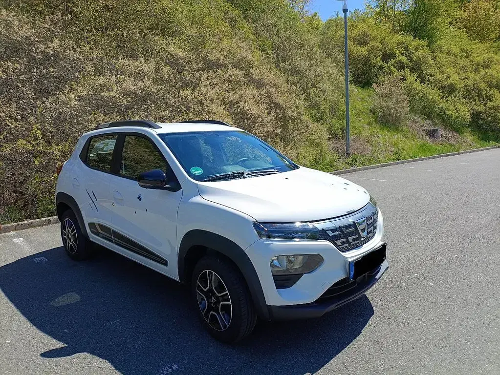 Gebraucht Dacia Spring Essentiel 33 kW (45 PS) 2022 Weiß Kleinwagen