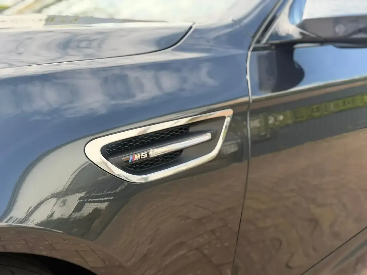 Gebraucht BMW M5 560 PS (411 kW) 2012 Grau Limousine