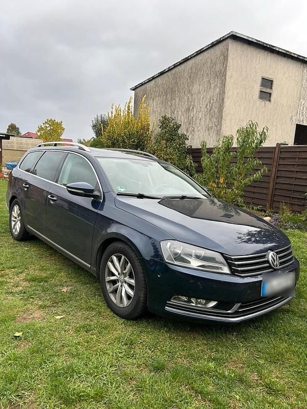Gebraucht VW Passat 170 PS (125 kW) 2011 Blau Kombi