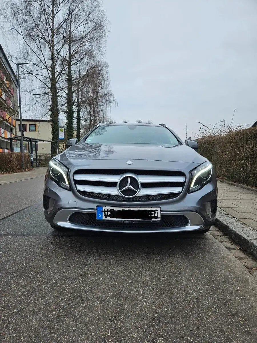 Gebraucht Mercedes GLA220 177 PS (130 kW) 2015 Grau SUV