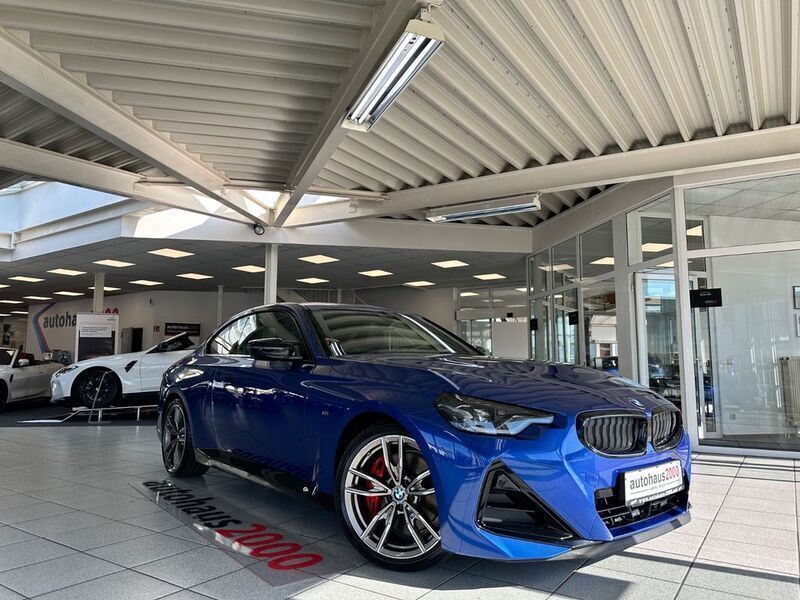 Blau Gebraucht 2024 BMW M240 M Sport Coupé | 47.950 € (Guter Preis) - Bild 1/4