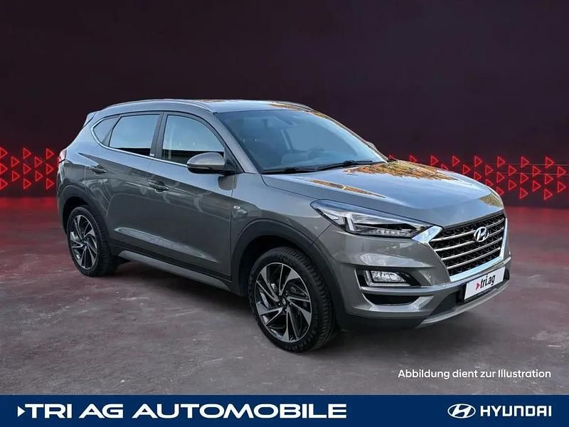 Olivine grey / mic Gebraucht 2020 Hyundai Tucson SUV | 18.870 € (Teuer) - Bild 1/1