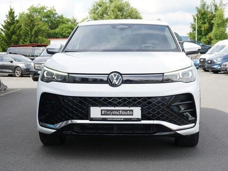 Gebraucht VW Tiguan R-line 150 PS (110 kW) 2024 Weiß SUV