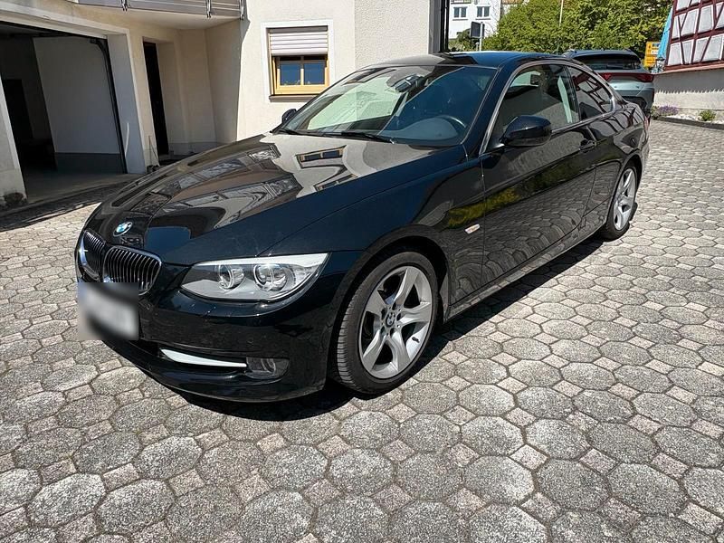 Second-hand BMW 325 218 CP (160 kW) 2010 Negru Coupe