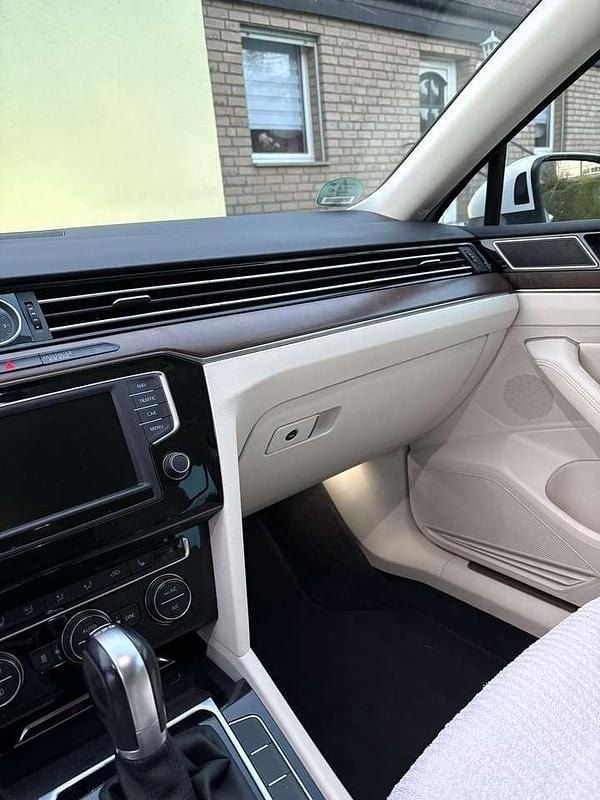 Gebraucht VW Passat Highline 239 PS (175 kW) 2016 Weiß Kombi