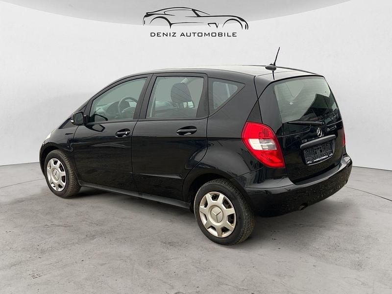 Gebraucht Mercedes A180 116 PS (85 kW) 2010 Schwarz Van / Kleinbus