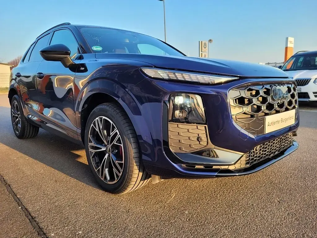 Gebraucht Audi Q3 Sport 150 PS (110 kW) 2026 Blau SUV