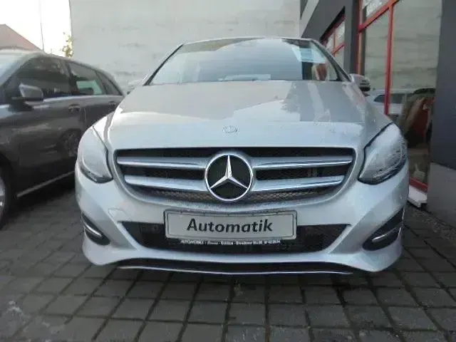 Gebraucht Mercedes B200 Urban 156 PS (114 kW) 2017 Andere Kleinwagen