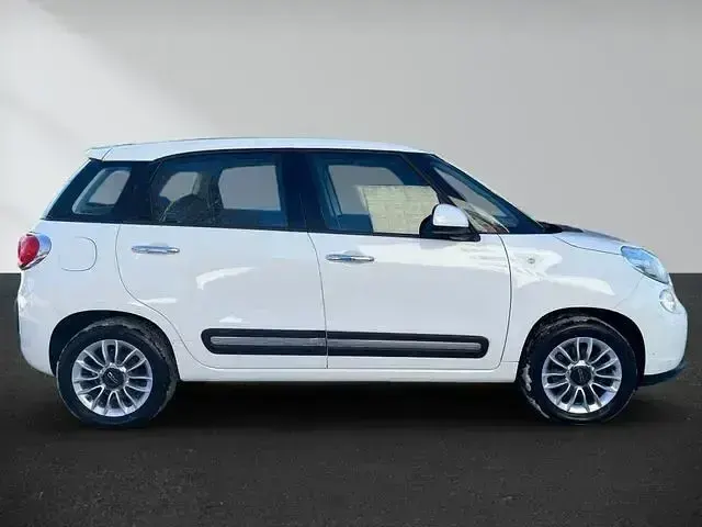 Gebraucht Fiat 500L Lounge 105 PS (77 kW) 2017 Weiß Van / Kleinbus