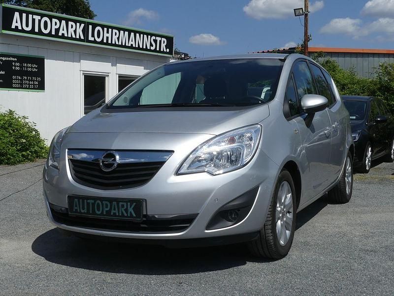 Silber Gebraucht 2011 Opel Meriva Edition Van / Kleinbus | 5.700 € (Fairer Preis) - Bild 1/4