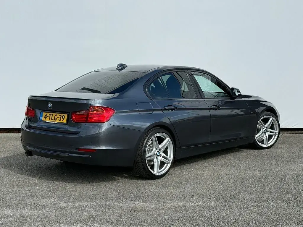 Gebraucht BMW 320 Efficient Dynamics 163 PS (119 kW) 2014 Grau Limousine