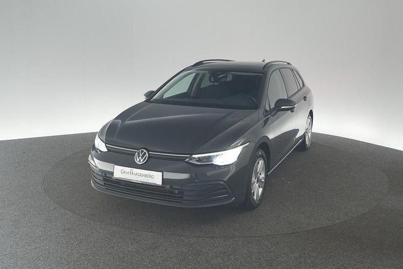 Grau Gebraucht 2022 VW Golf VIII Life Kombi | 19.530 € (Guter Preis) - Bild 1/4