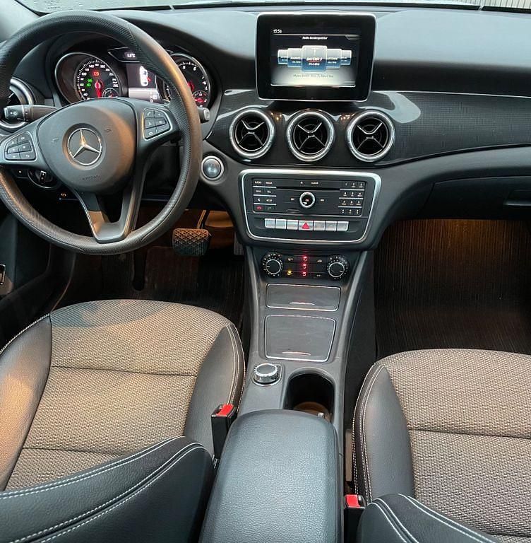 Gebraucht Mercedes CLA200 156 PS (114 kW) 2018 Silber Limousine