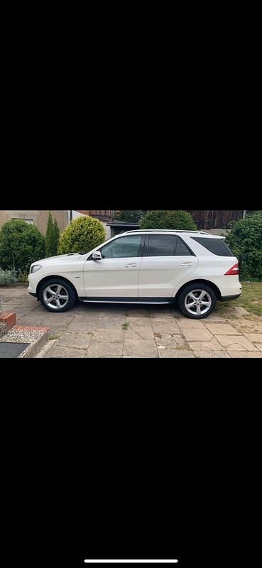 Gebraucht Mercedes ML350 258 PS (189 kW) 2012 Weiß SUV