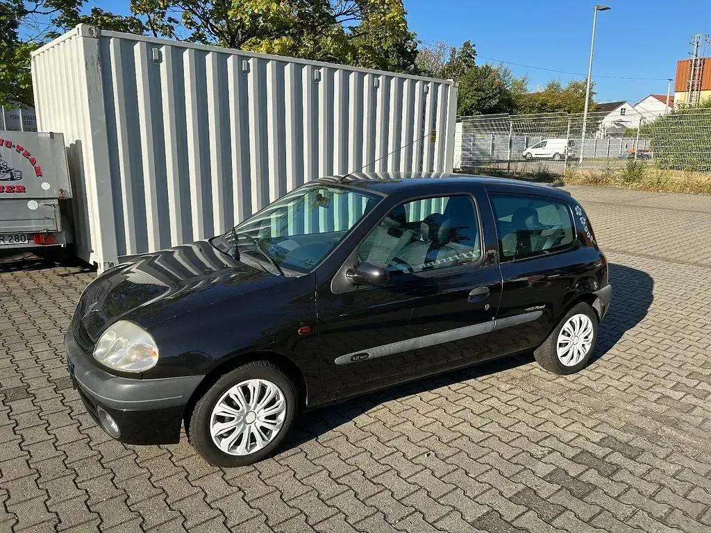 Gebraucht Renault Clio LIMITED 75 PS (55 kW) 2001 Schwarz Limousine