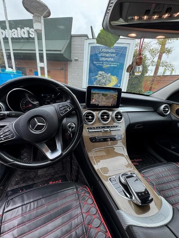Schwarz Gebraucht 2016 Mercedes C220 Limousine | 18.500 € (Fairer Preis) - Bild 1/4