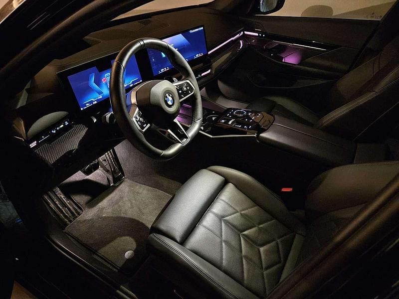 Gebraucht BMW 520 M Sport 197 PS (144 kW) 2024 Schwarz Kombi
