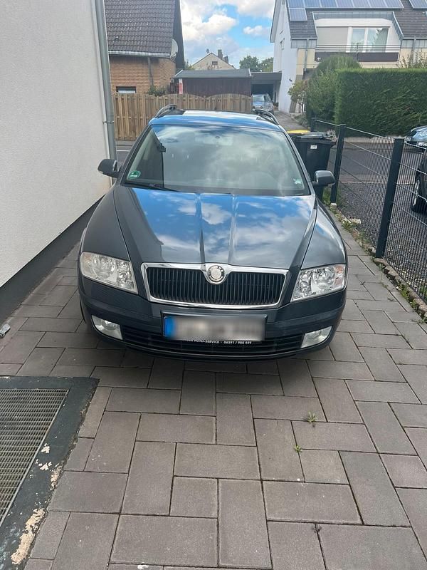 Grau Gebraucht 2008 Skoda Octavia Kombi | 2.500 € (Fairer Preis) - Bild 1/4