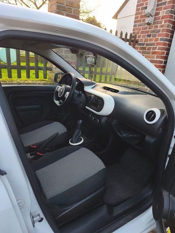 Gebraucht Renault Twingo Life 69 PS (50 kW) 2016 Weiß Kleinwagen