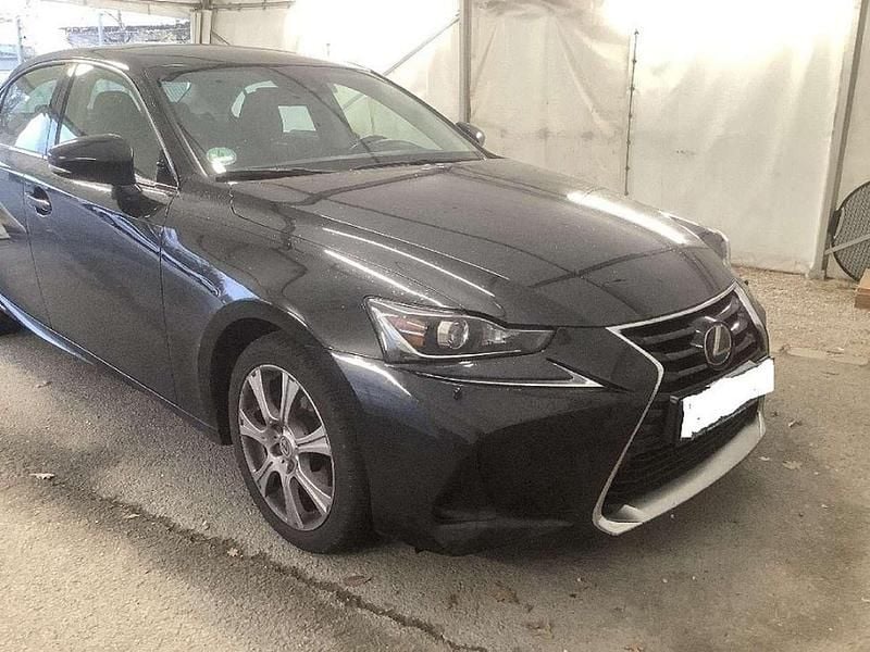 Gebraucht Lexus IS300h 181 PS (133 kW) 2018 Schwarz Limousine