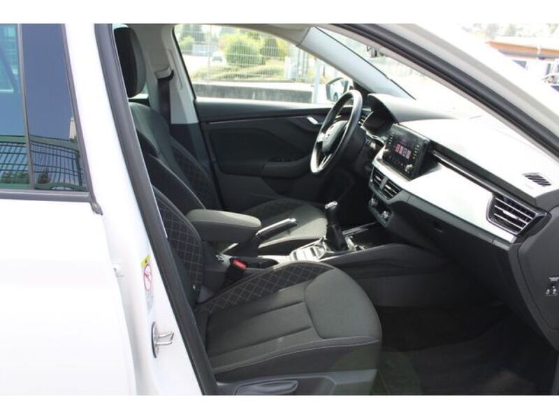 Gebraucht Skoda Scala Drive 90 PS (66 kW) 2020 Weiß Kleinwagen
