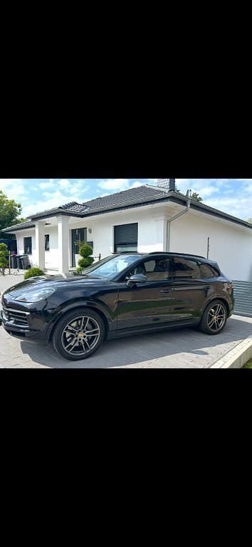 Schwarz Gebraucht 2018 Porsche Cayenne SUV | 49.000 € (Fairer Preis) - Bild 1/4