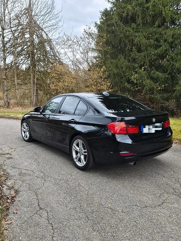 Gebraucht BMW 320 184 PS (135 kW) 2013 Schwarz Limousine
