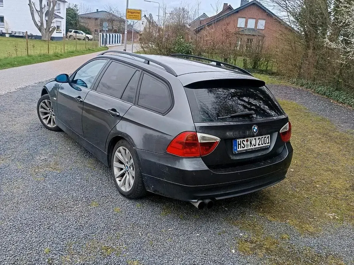 Gebraucht BMW 318 125 PS (91 kW) 2007 Silber Kombi