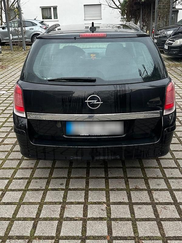 Gebraucht Opel Astra 105 PS (77 kW) 2006 Schwarz Kombi