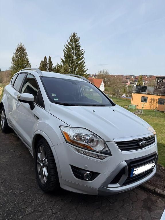 Gebraucht Ford Kuga Individual 140 PS (102 kW) 2012 Weiß SUV
