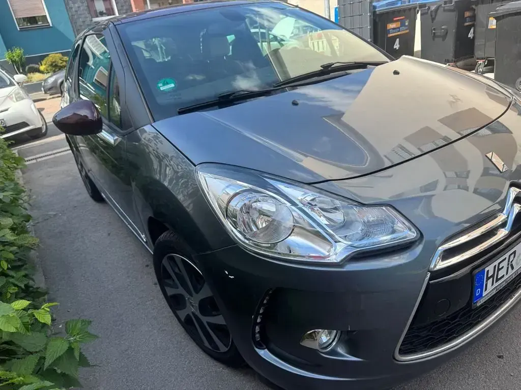 Gebraucht Citroën DS3 Chic 68 PS (50 kW) 2011 Schwarz Kleinwagen