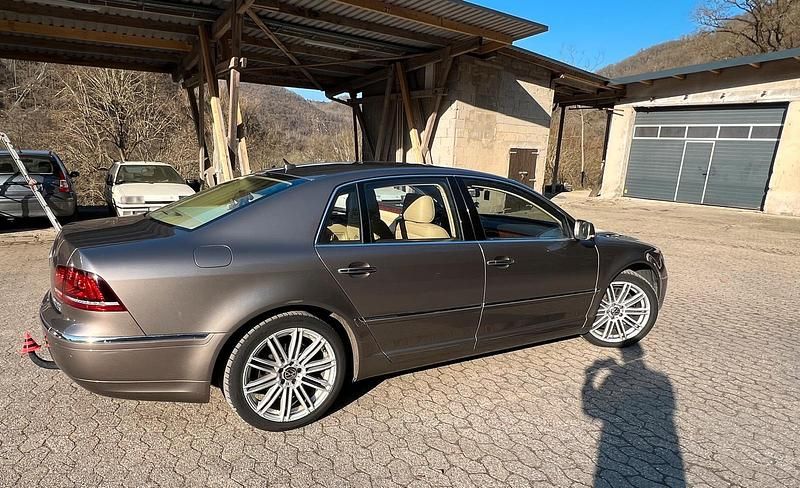 Second-hand VW Phaeton 240 CP (176 kW) 2013 Andere farben Berlinǎ