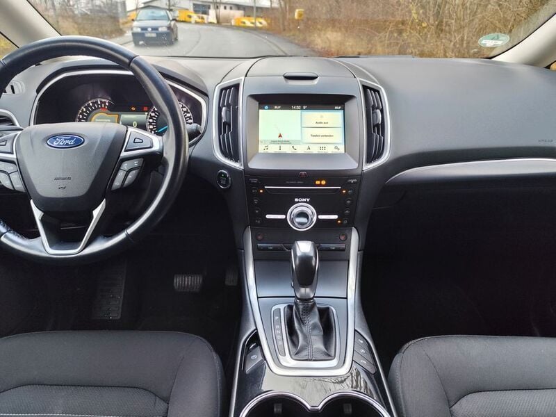 Gebraucht 2017 Ford Galaxy Titanium Van / Kleinbus | 17.850 € (Fairer Preis) - Bild 1/4