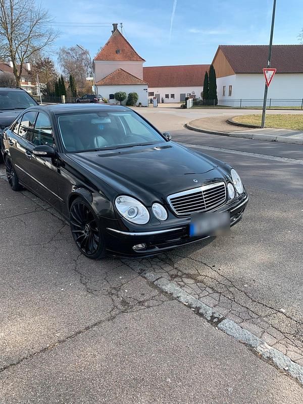 Gebraucht Mercedes E350 AMG 272 PS (200 kW) 2005 Schwarz Limousine