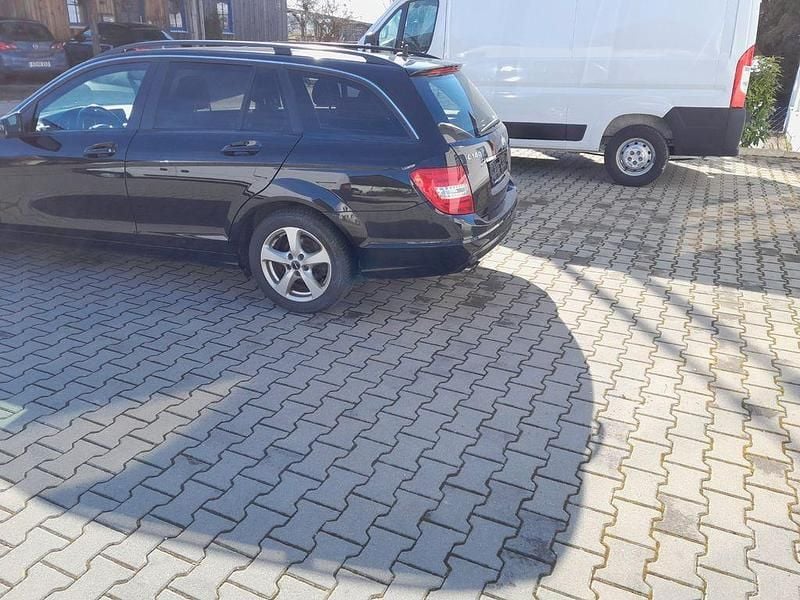 Gebraucht Mercedes C180 Elegance 156 PS (114 kW) 2012 Schwarz Kombi