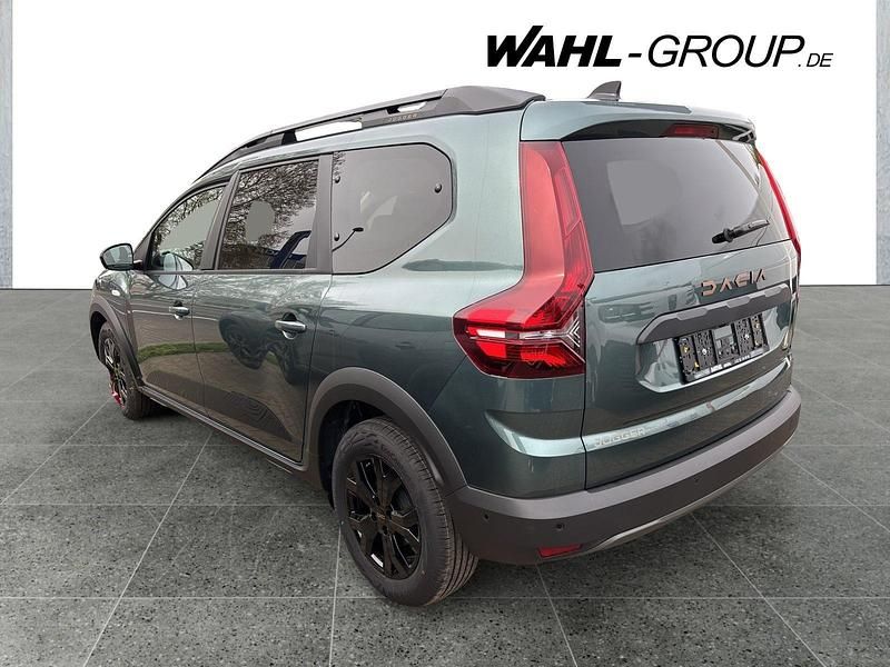 Neu Dacia Jogger Extreme 101 PS (74 kW) 2025 Grün Van / Kleinbus