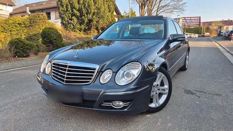 Gebraucht Mercedes E300 Avantgarde 211 PS (155 kW) 2008 Grau Limousine