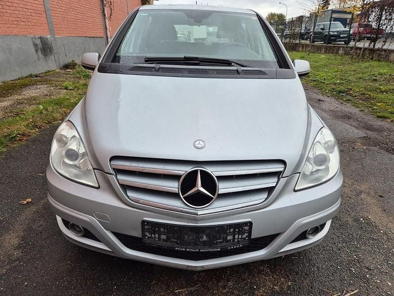 Silber Gebraucht 2009 Mercedes B170 Van / Kleinbus | 1.250 € (Teuer) - Bild 1/4