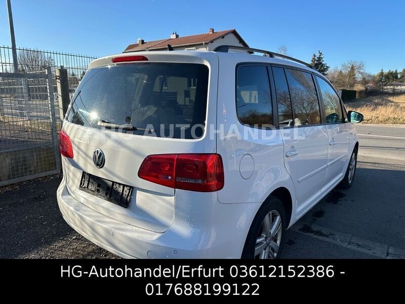 Gebraucht VW Touran 140 PS (102 kW) 2012 Weiß Van / Kleinbus