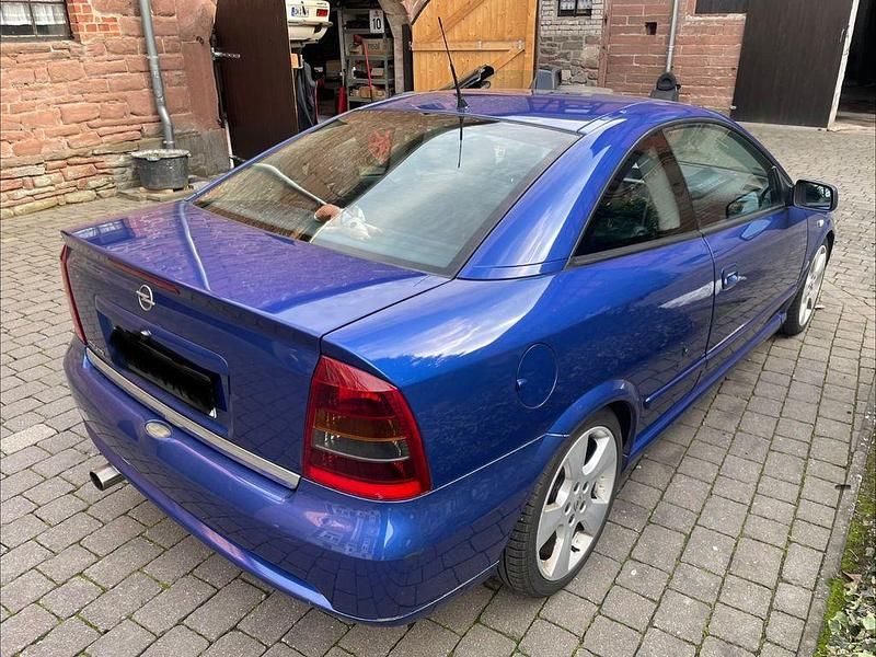 Gebraucht Opel Astra 147 PS (108 kW) 2002 Blau Coupé