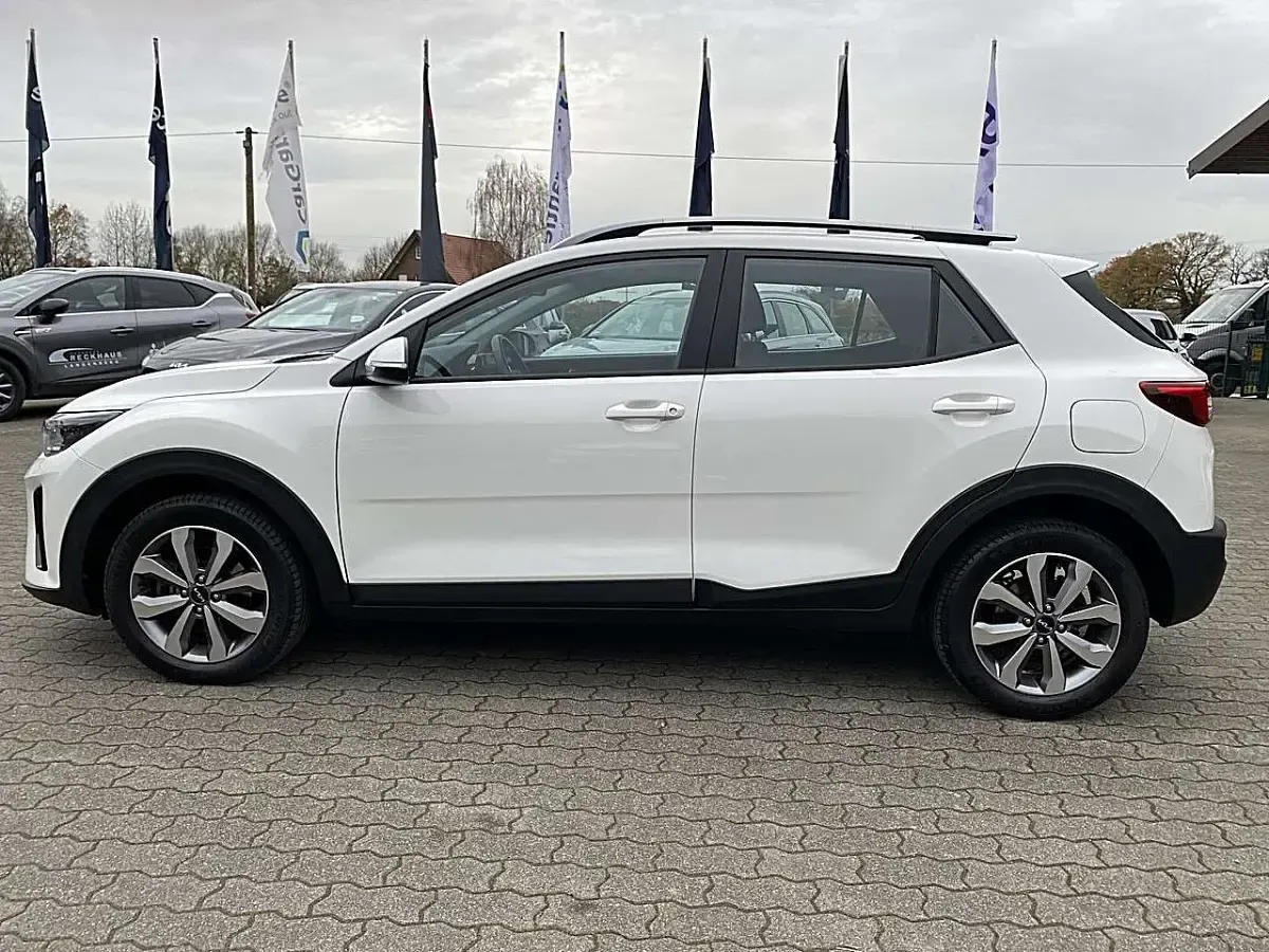 Gebraucht Kia Stonic Vision 84 PS (61 kW) 2023 Weiß SUV