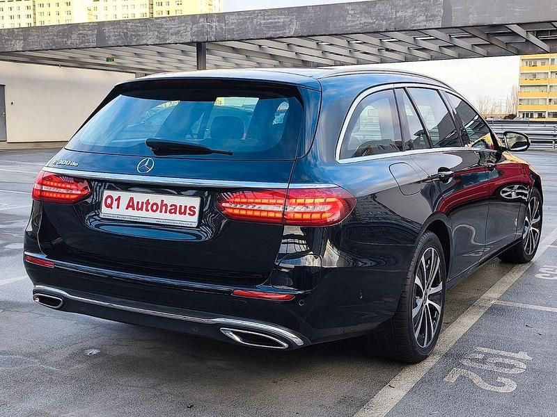 Gebraucht Mercedes E300 306 PS (225 kW) 2022 Schwarz Limousine