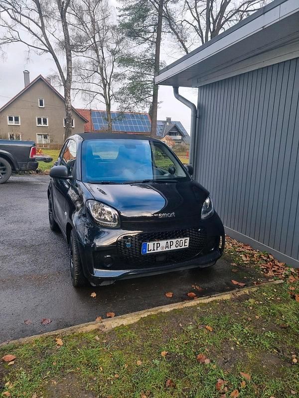 Schwarz Gebraucht 2021 Smart ForTwo Electric Drive Coupé | 8.300 € (Guter Preis) - Bild 1/4