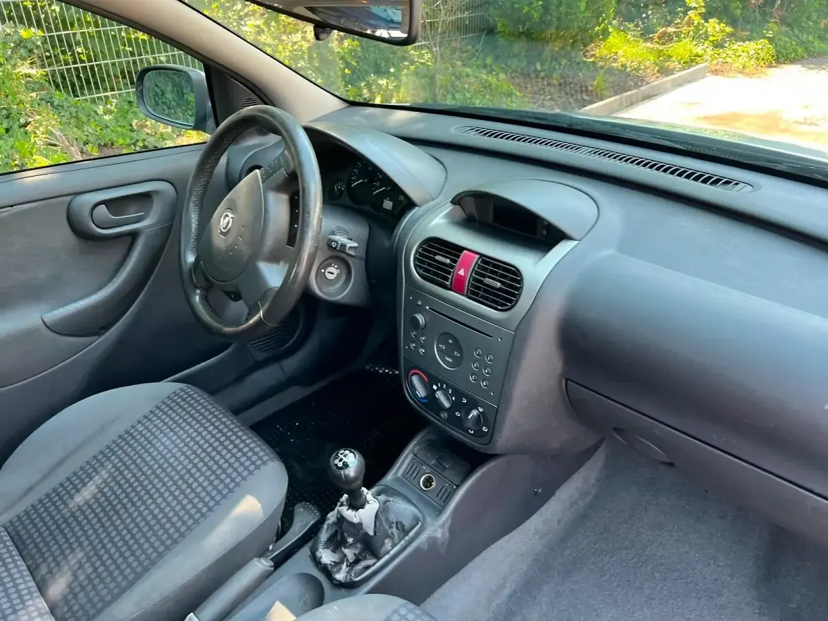 Gebraucht Opel Corsa 75 PS (55 kW) 2002 Silber Kleinwagen