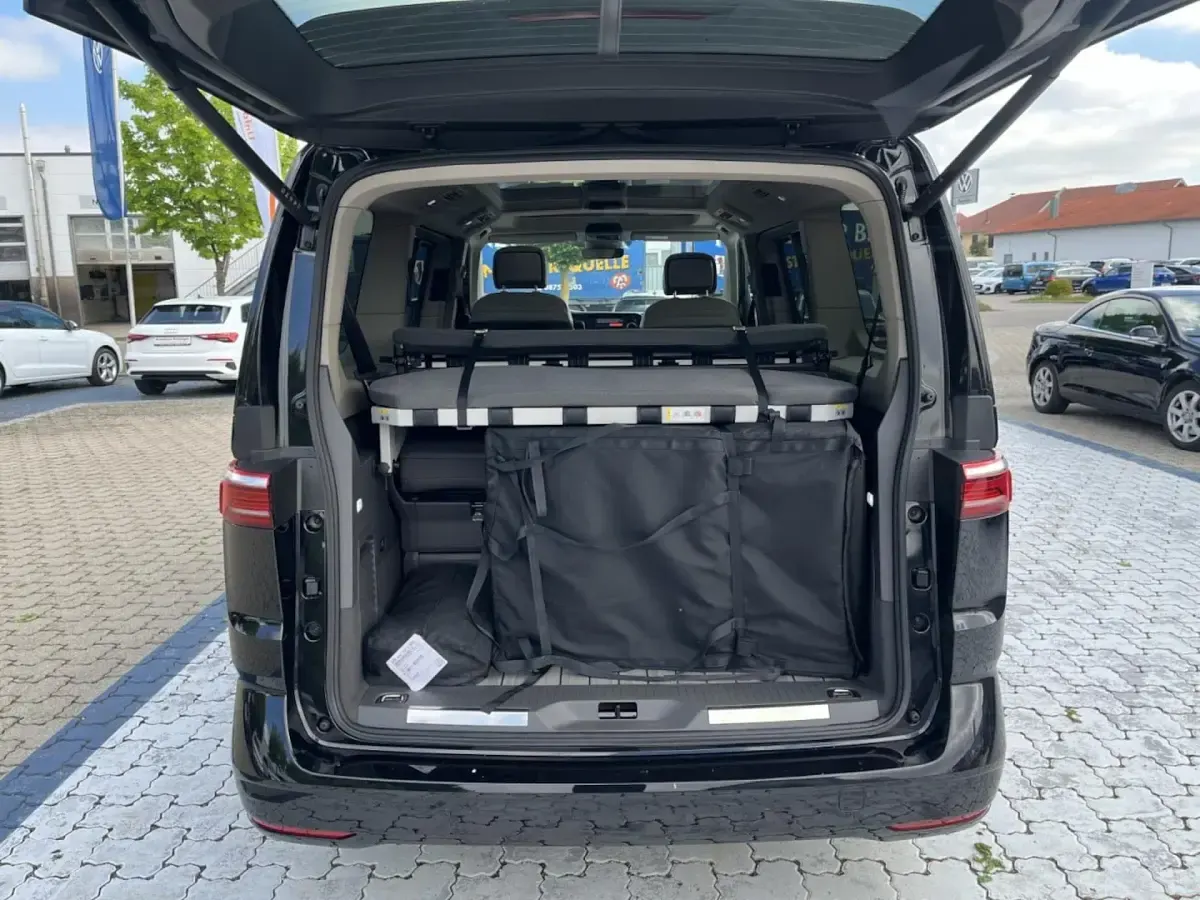Gebraucht VW Multivan Style 204 PS (150 kW) 2025 Van / Kleinbus