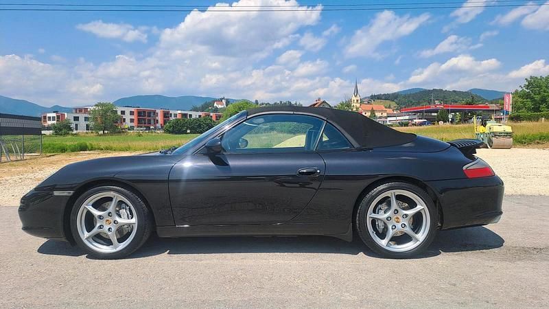 Schwarz Gebraucht 2004 Porsche 911 Carrera 4 Cabriolet Cabrio | 55.000 € (Etwas zu teuer) - Bild 1/4