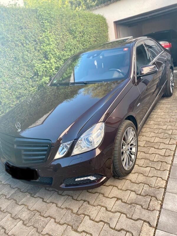 Braun Gebraucht 2009 Mercedes E350 Limousine | 9.300 € (Fairer Preis) - Bild 1/4
