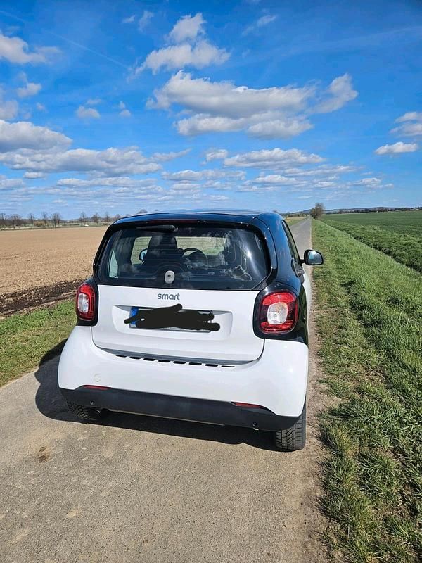 Gebraucht Smart ForTwo Coupé 90 PS (66 kW) 2017 Weiß Coupé