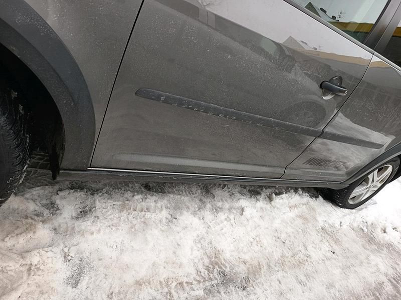 Gebraucht VW Touran 140 PS (102 kW) 2010 Braun Van / Kleinbus