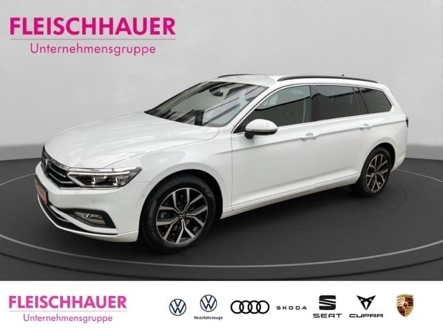 Weiss Gebraucht 2024 VW Passat IQ Drive Kombi | 37.990 € (Teuer) - Bild 1/4